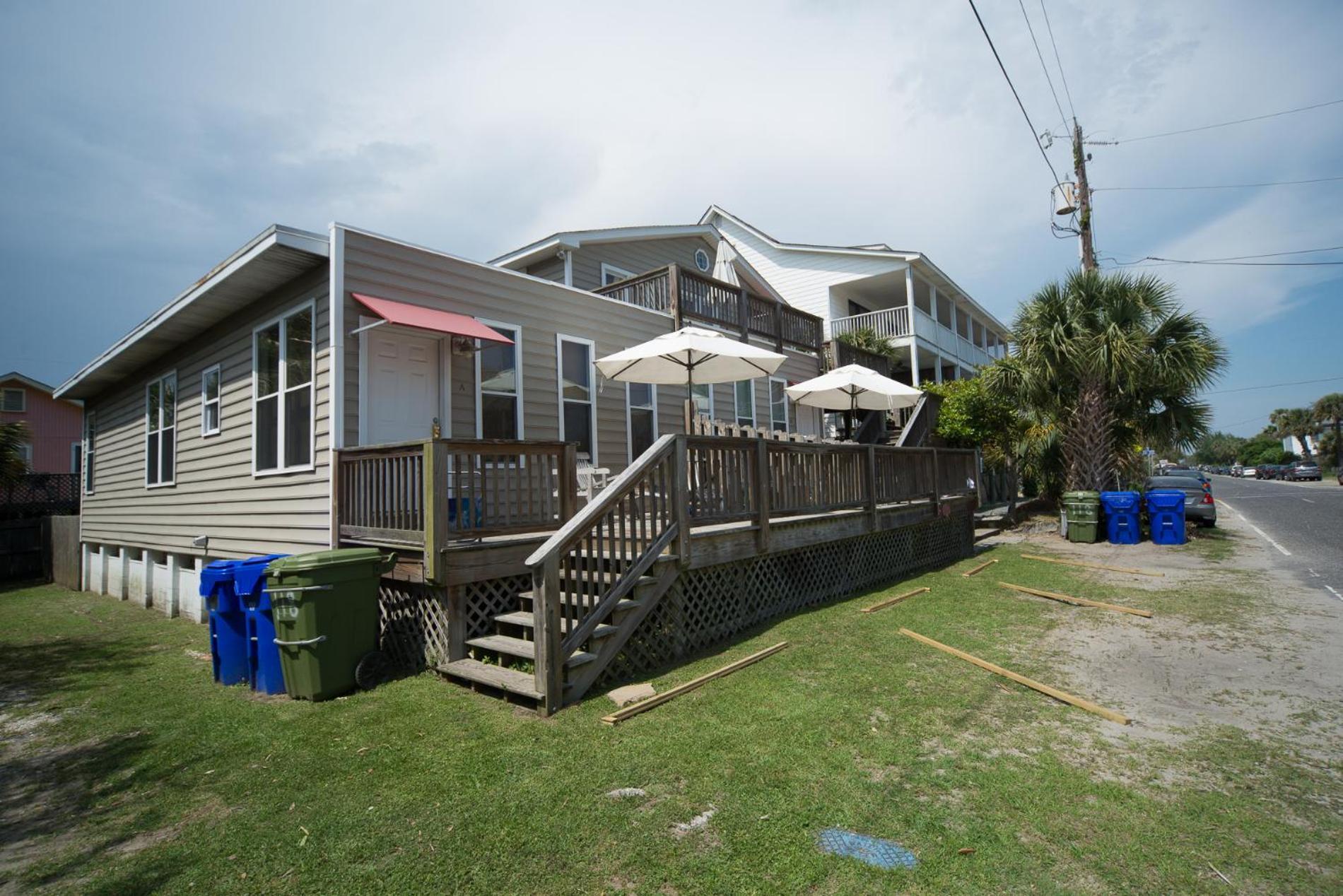 Salty Shack Unit C - Salty Shack - Dog Friendly Home - Across From The Beach - Central Location! Фоллі-Біч Номер фото
